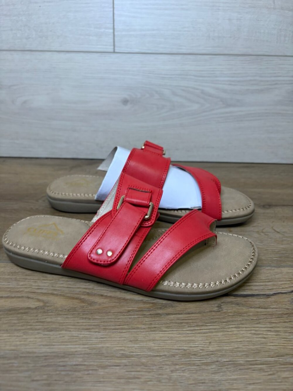 Cliffs by White Mountain Fancify Burgundy Sandals Size 9